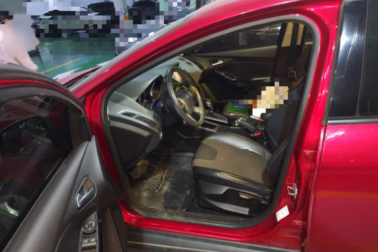 福特 福克斯 2012款 两厢 1.6L 自动风尚型中控内饰7003