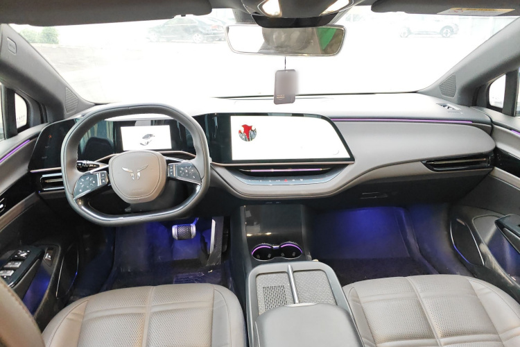 红旗EH7 2024款 690 Pro中控内饰12