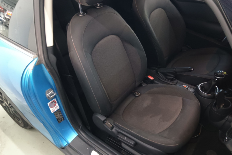 MINI 2014款 1.5T COOPER Fun局部细节41