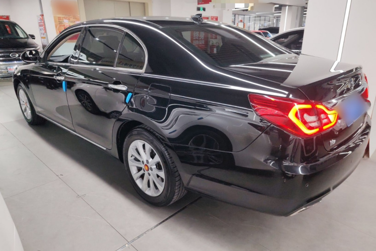 红旗H7 2017款 1.8T 豪华型车身外观4