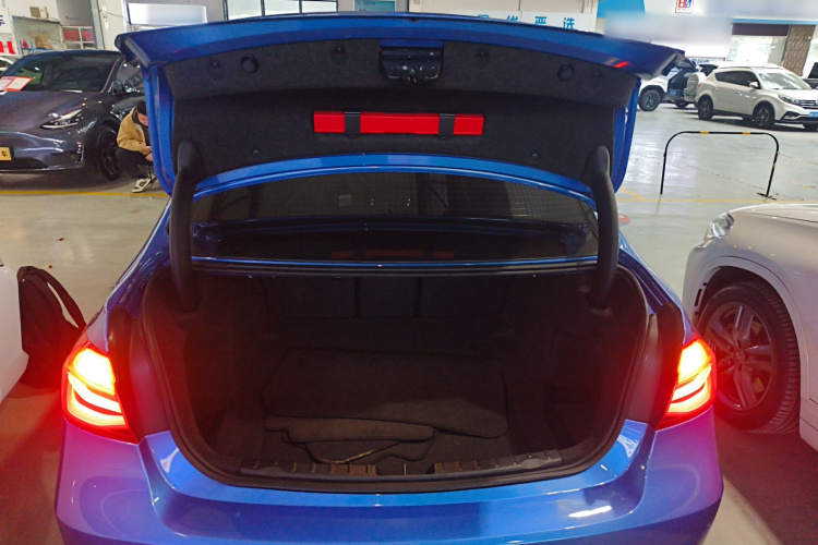 宝马3系 2017款 320Li M运动型机舱底盘23