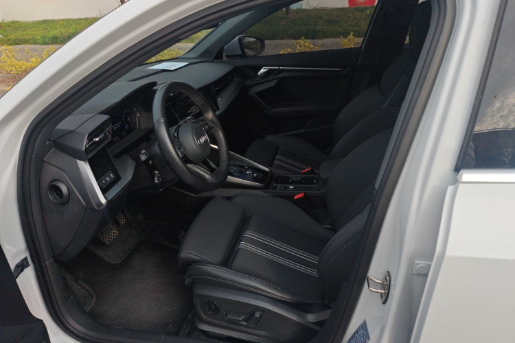 奥迪A3 2023款 改款 Sportback 35 TFSI 时尚运动型中控内饰7001