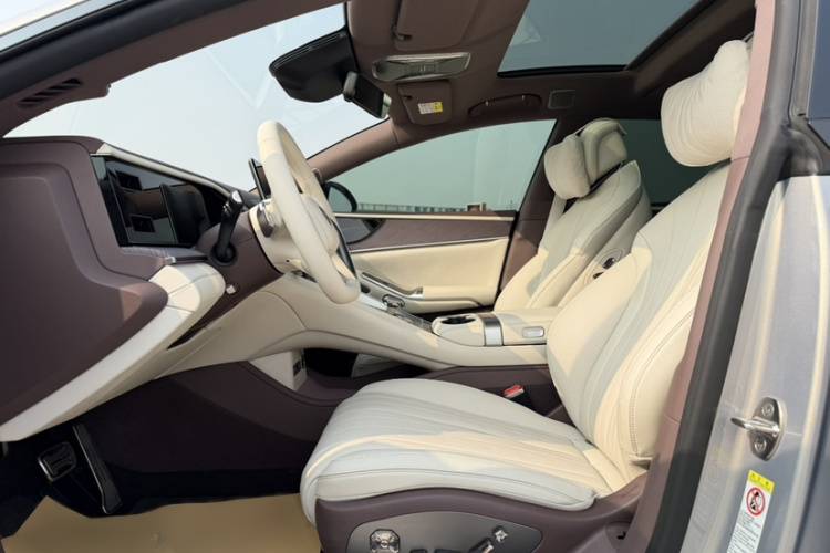 腾势Z9GT 2024款 1100四驱Max版中控内饰7002