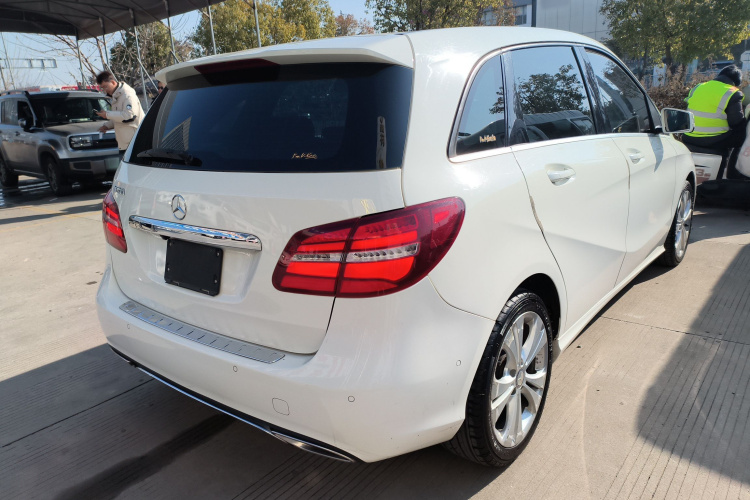 奔驰B级 2015款 B 200 时尚型车身外观6005