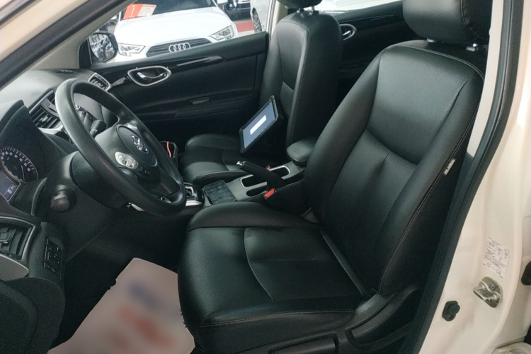 日产 轩逸 2021款 经典 1.6XL CVT豪华版中控内饰19