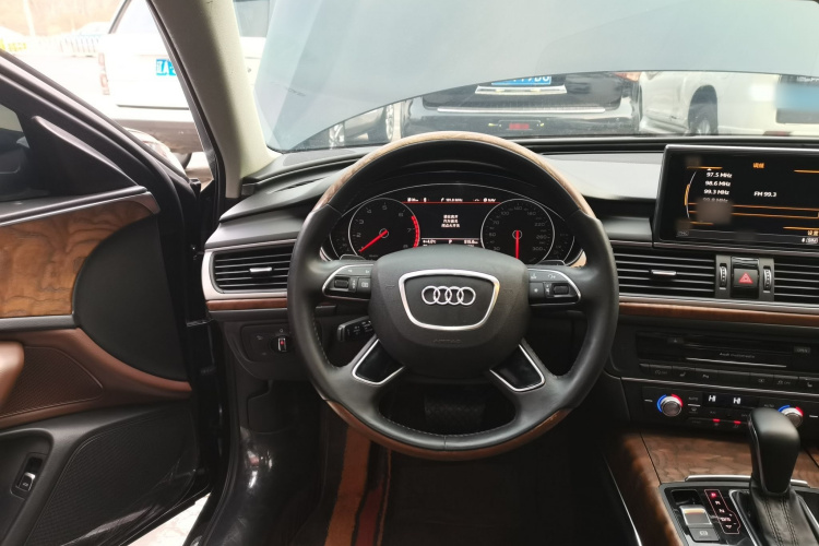 奥迪A6L 2018款 30周年年型 30 FSI 风尚型中控内饰13