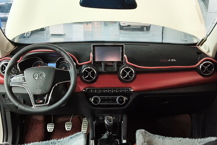 北京汽车 绅宝X35 2016款 1.5L 手动精英版中控内饰12