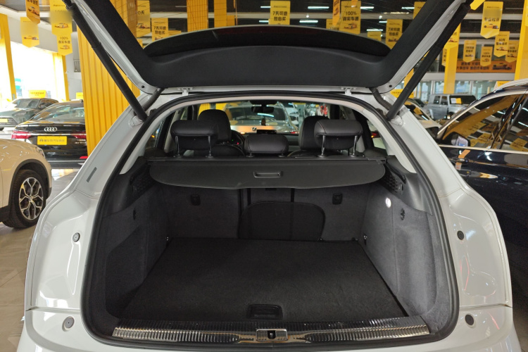 奥迪Q3 2018款 30周年年型 30 TFSI 时尚型局部细节23