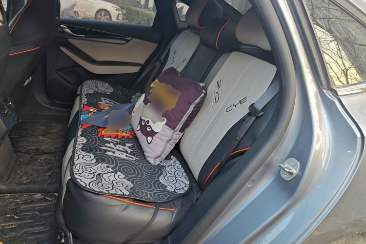 比亚迪 秦PLUS 2021款 DM-i 120KM 尊贵型中控内饰21