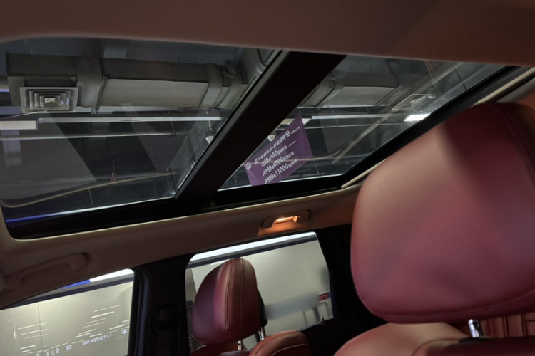 Jeep 大切诺基 SRT 2013款 6.4L SRT8 炫黑版中控内饰7006