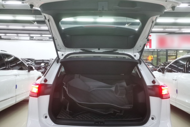 大众 2025款 探岳L 330TSI 两驱精英机舱底盘23