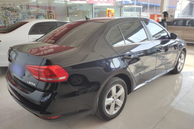 大众 朗逸 2017款 1.6L 手动风尚版车身外观7