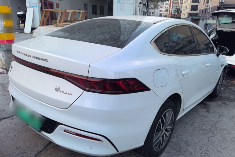 比亚迪 秦PLUS 2021款 DM-i 120KM 旗舰型车身外观7