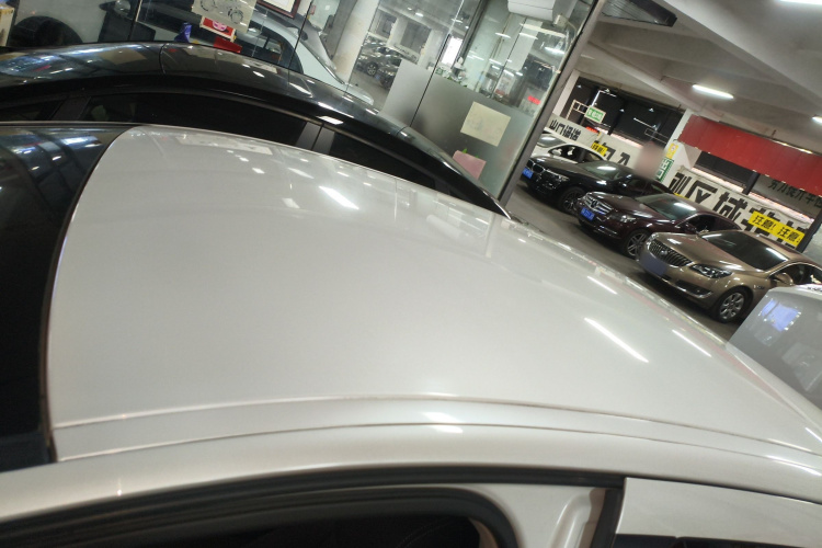 标致408 2013款 1.6L 手动舒适版局部细节57