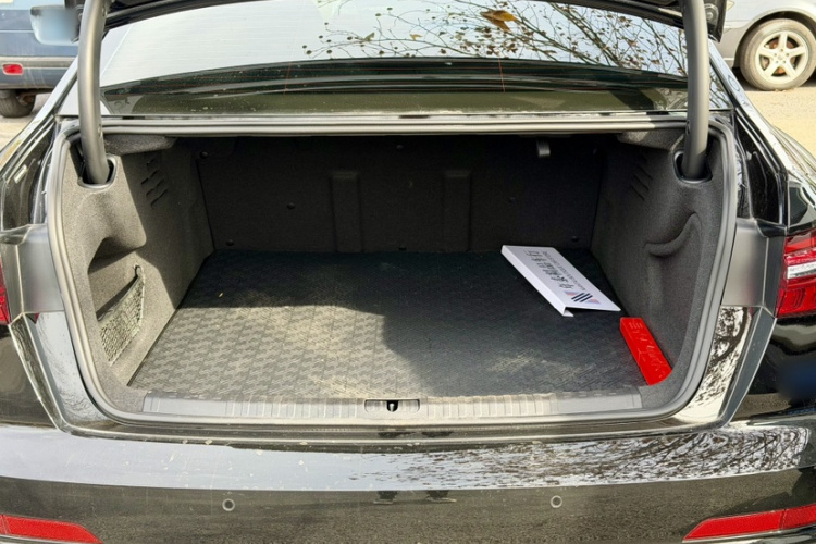 奥迪A6L 2023款 改款 55 TFSI quattro 尊享动感型中控内饰7003