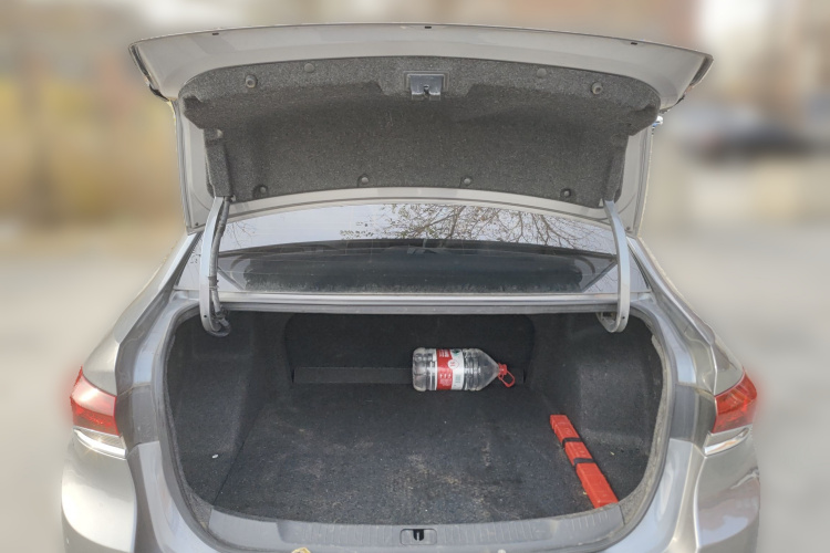 别克 英朗 2018款 15T 双离合进取型 国V中控内饰23