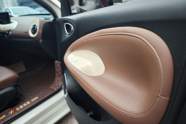 五菱汽车 五菱缤果 2023款 333km 悦享+款中控内饰7005