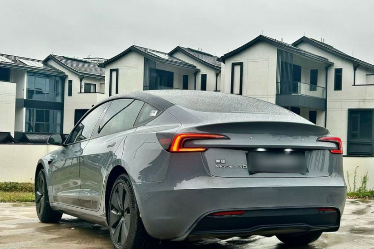 特斯拉 Model 3 2023款 后轮驱动版车身外观6001