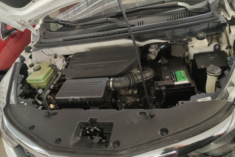 比亚迪 元 2017款 1.5L 自动酷炫互联型机舱底盘24