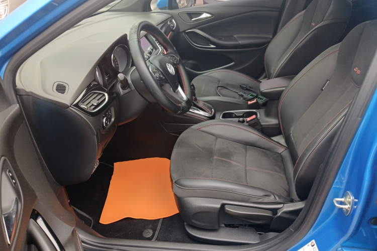 别克 威朗 2016款 两厢GS 20T 双离合燃情运动型中控内饰19