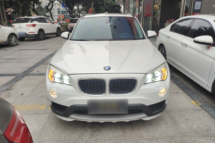 宝马X1 2015款 sDrive18i 领先晋级版车身外观2