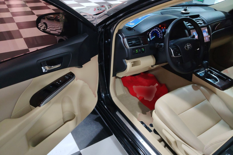 丰田 凯美瑞 2016款 2.0E 十周年纪念精英版中控内饰20