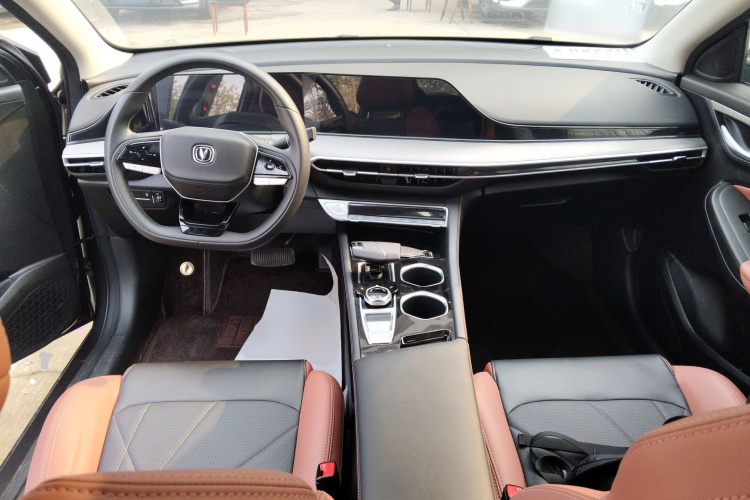 长安 逸动 2024款 PLUS 蓝鲸NE 1.4T GDI DCT高能版中控内饰12