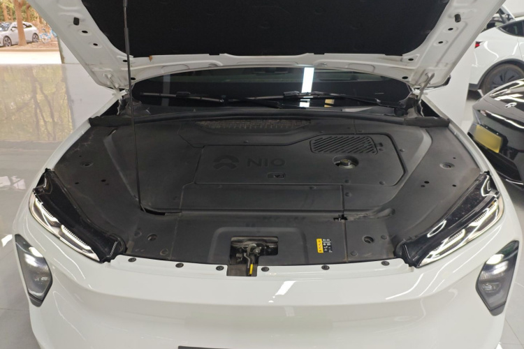 蔚来ES7 2022款 100kWh 首发版机舱底盘24