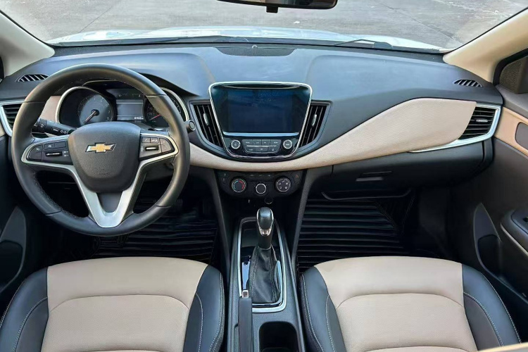 雪佛兰 科鲁泽 2022款 320 自动悦享天窗版中控内饰7002