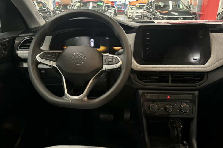 大众 途岳 2026款 新锐 1.5L 锐进版中控内饰7005