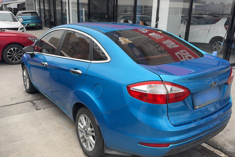 福特 嘉年华 2013款 三厢 1.5L 手动时尚型车身外观6005