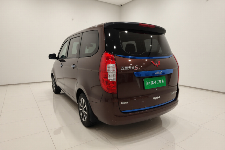 五菱汽车 五菱宏光 2015款 1.5L S 基本型国V车身外观5