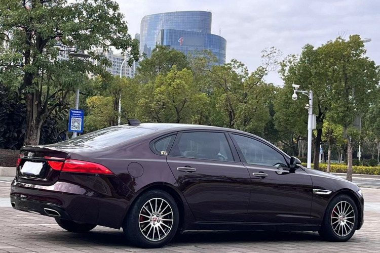 捷豹XFL 2017款 XFL 2.0T 200PS 豪华版车身外观6004