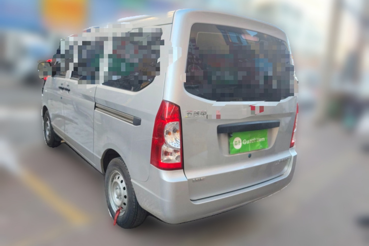 五菱汽车 五菱荣光S 2023款 1.5L 基本型 5/7座车身外观5