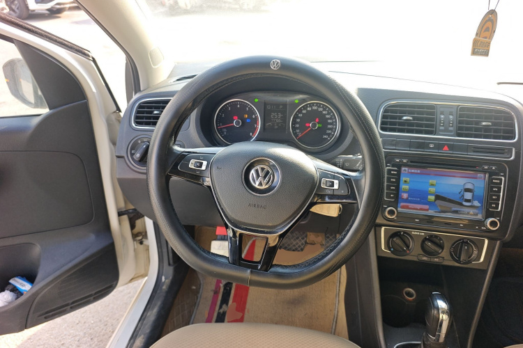 大众 Polo 2016款 1.6L 自动舒适型局部细节13