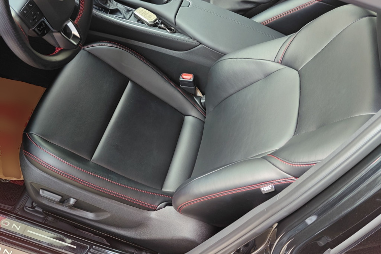 丰田 亚洲龙 2024款 2.0L 进取版中控内饰19