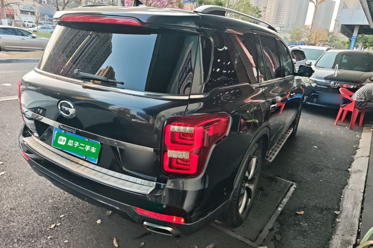 广汽传祺 传祺GS8 2017款 320T 两驱豪华智联版（七座）车身外观7