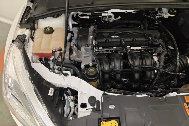 福特 福克斯 2015款 两厢 1.6L 自动舒适型机舱底盘25