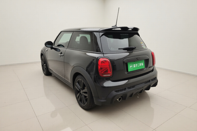 MINI 2022款 1.5T COOPER 黑标特别版车身外观5