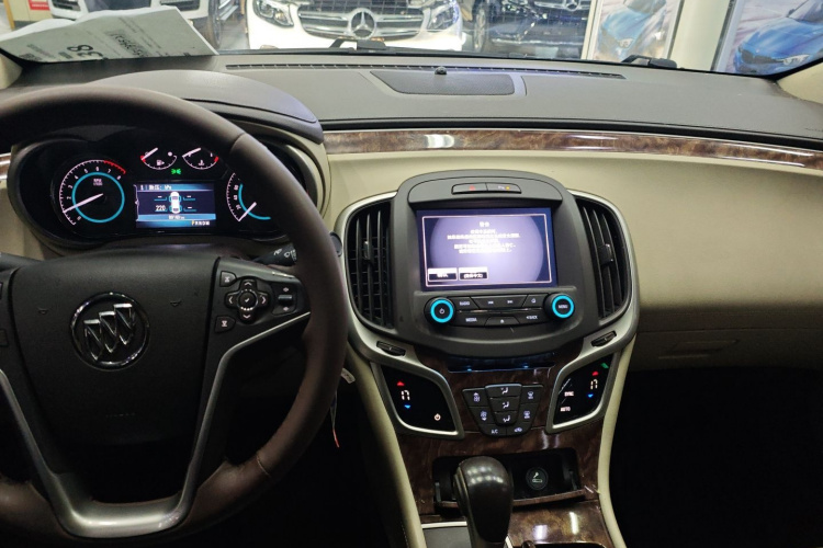 别克 君越 2013款 2.4L SIDI领先舒适型中控内饰12