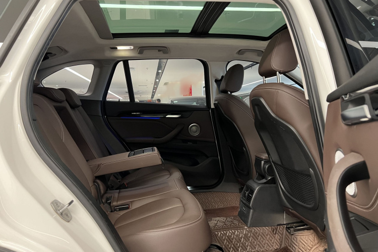 宝马X1 2022款 sDrive25Li 领先型中控内饰7010