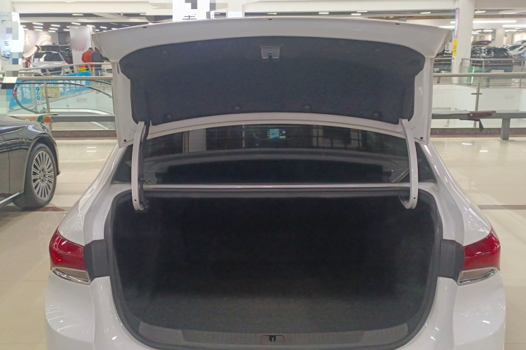 别克 英朗 2021款 改款 典范 1.5L 自动精英型机舱底盘23