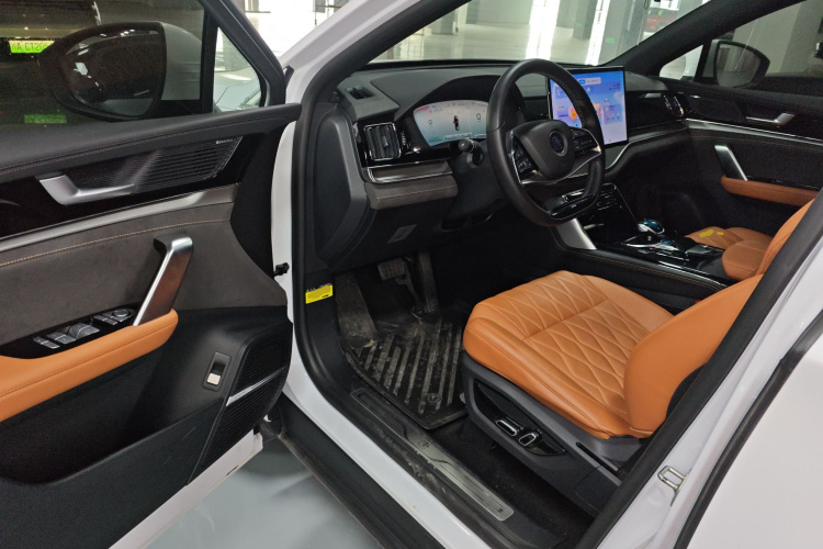 比亚迪 唐新能源 2023款 DM-i 冠军版 112KM 尊荣型中控内饰7003