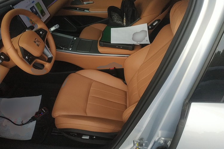 比亚迪 汉L 2025款 DM-i 200KM激光雷达尊享型中控内饰19