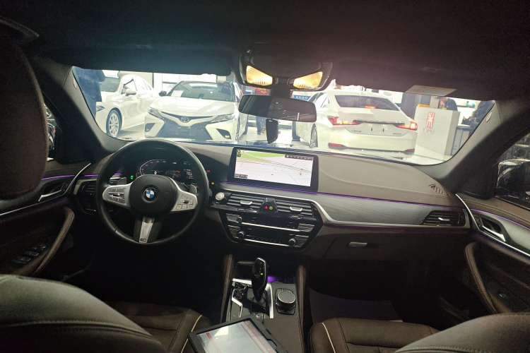 宝马5系 2023款 530Li xDrive M运动套装中控内饰12