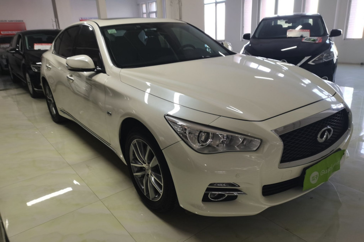 英菲尼迪Q50L 2016款 2.0T 舒适版车身外观3