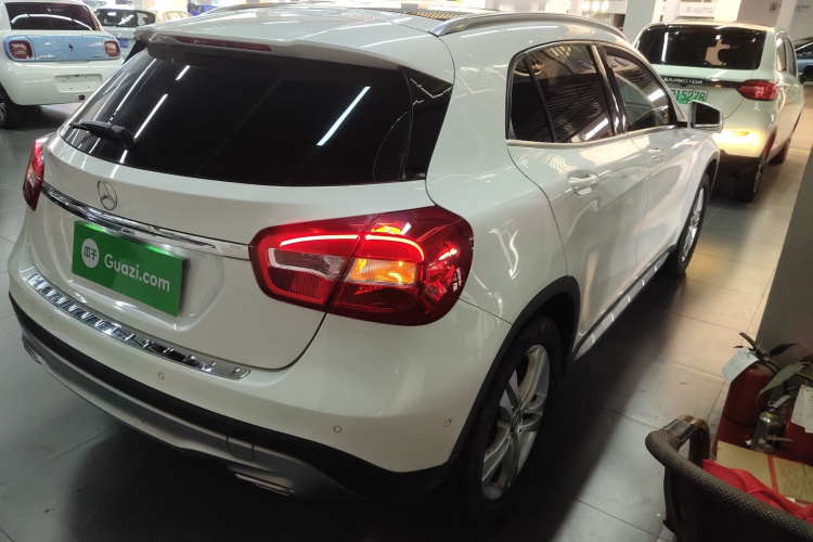 奔驰GLA 2016款 GLA 200 动感型车身外观6005