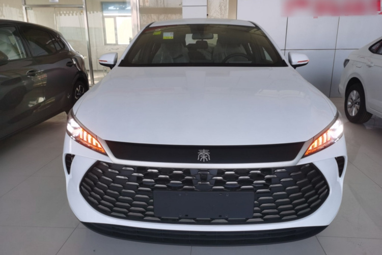 比亚迪 秦PLUS 2025款 DM-i 智驾版 55KM领先型车身外观2