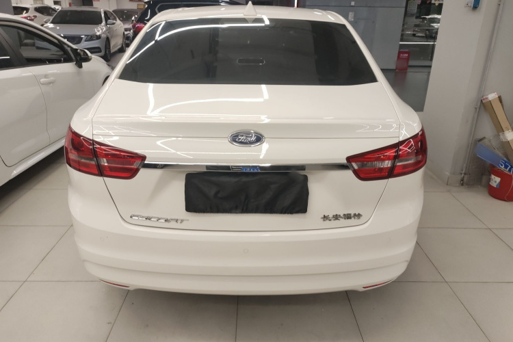 福特 福睿斯 2017款 幸福版 1.5L 自动时尚型车身外观6