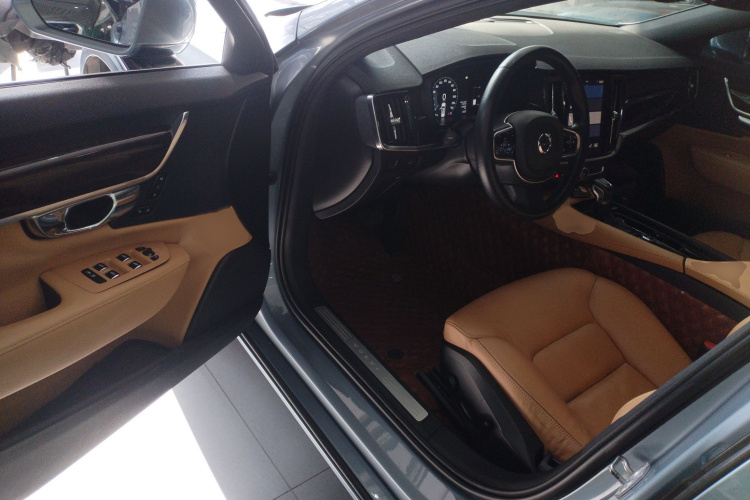 沃尔沃S90 2017款 T5 智远版中控内饰7003